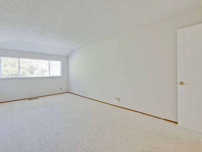 21940 Rucker Dr — Photo 47