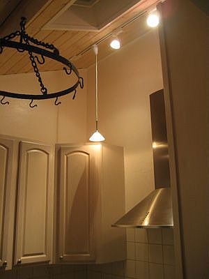 Vaulted ceiling/skylight
