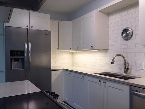5th image of 2049 13th Ave W APT 1