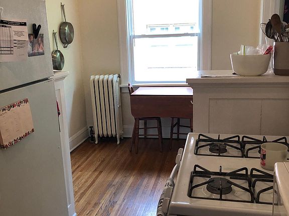 4th image of 2609 Fremont Ave S APT 9