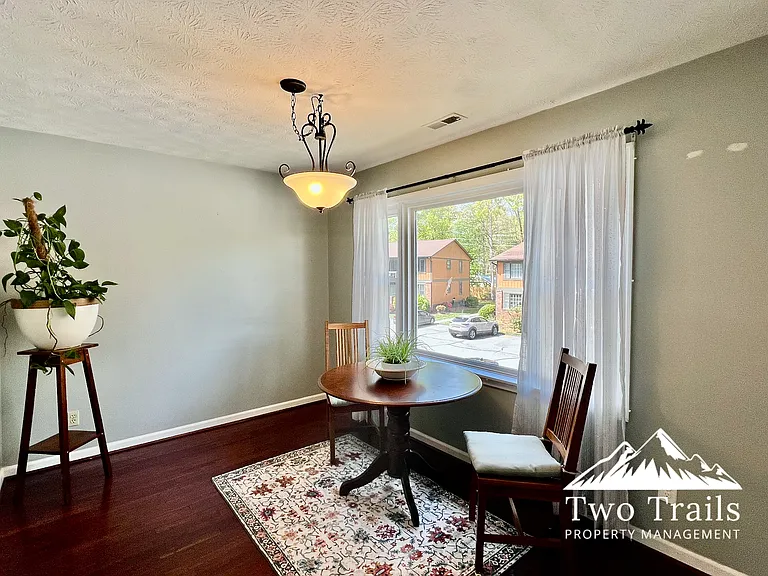 1761 Haywood Manor Rd — Photo 3