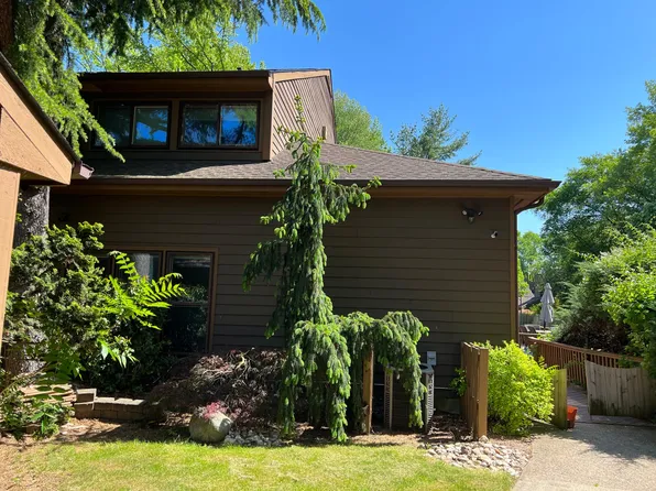37 Hickory Hollow Ct, Edison, NJ 08820
