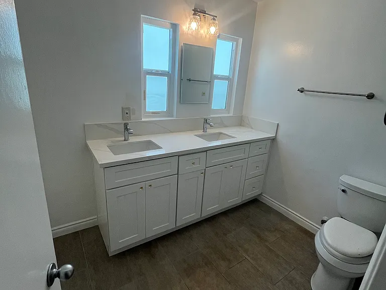 3633 Stephen M White Dr — Photo 7