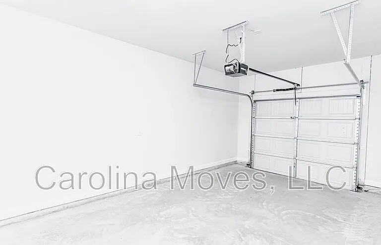 225 Telford Dr — Photo 13