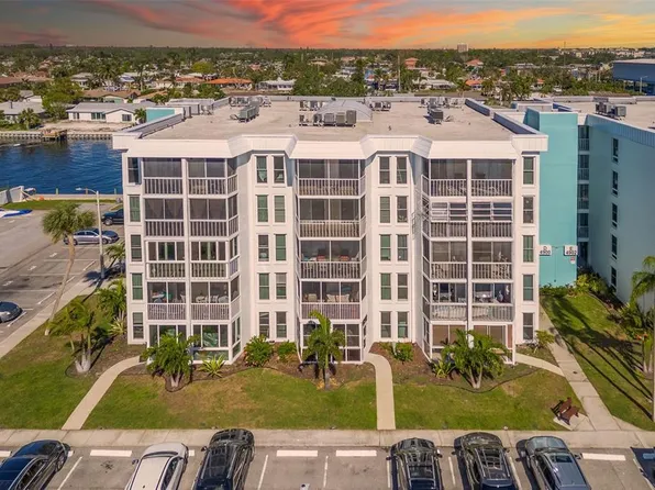 4900 38th Way S APT 305, Saint Petersburg, FL 33711