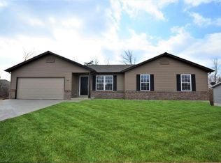 21 Mills Trl, Moscow Mills, MO 63362