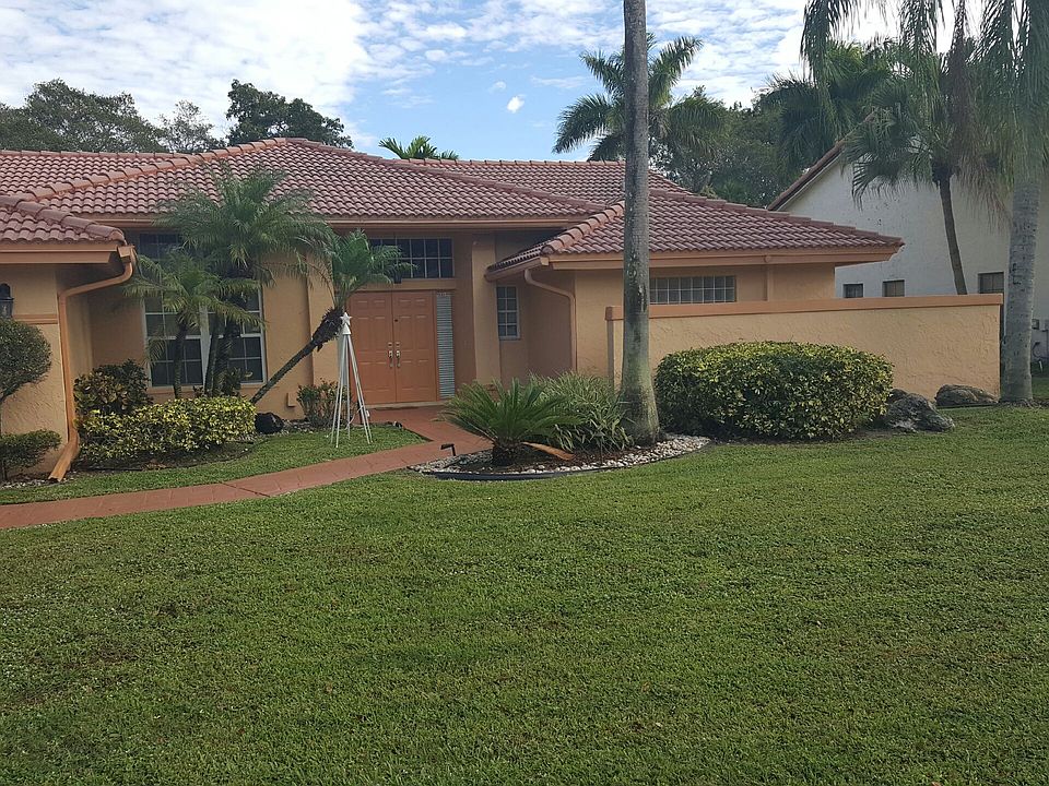 1st image of 7925 NW 83rd St