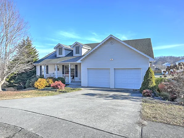 4 Saddlebrook Ln, Johnson City, TN 37615