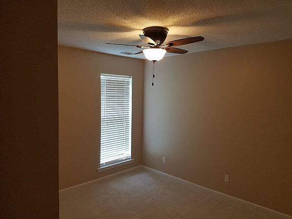 4th image of 106 Sunrise Ln