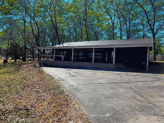 2nd image of 1377 Franks Ferry Rd