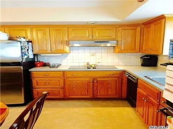 5th image of 12511 13th Ave #2F