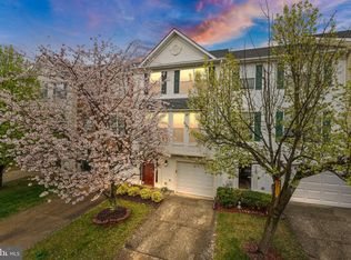 9405 Lanae Ln, Manassas Park, VA