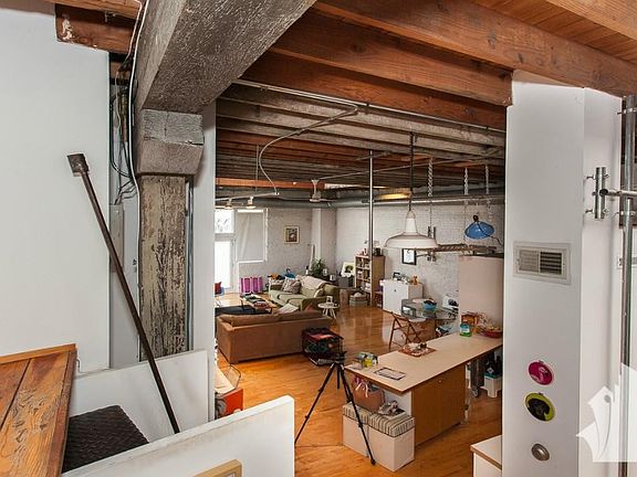 3rd image of 3827 N Ravenswood Ave #2B