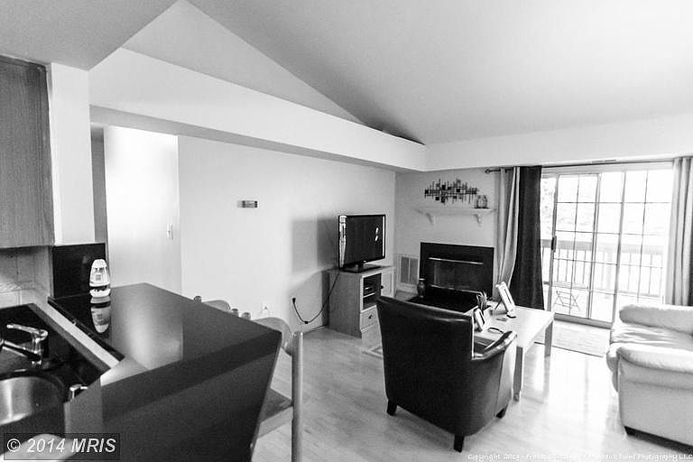 1st image of 6910 Victoria Dr Unit E
