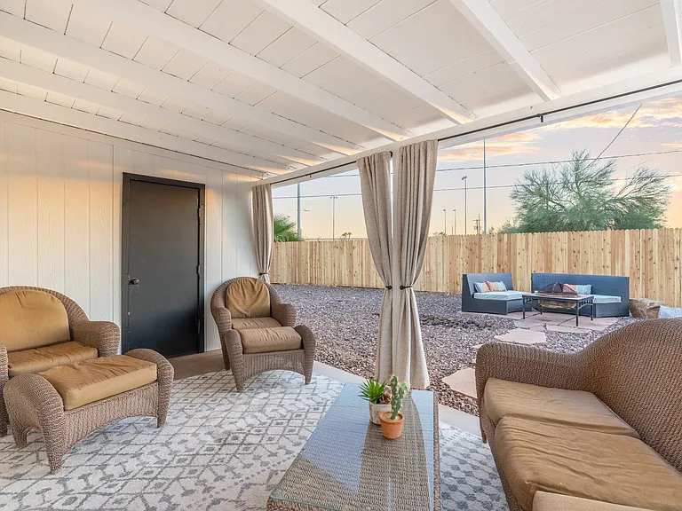 6601 E Latham St — Photo 29