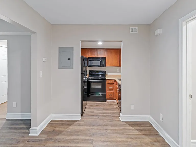 Station House Apartments — Photo 17