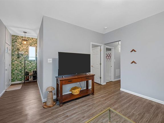 4th image of 4465 Osceola St