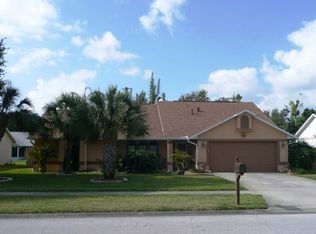 2575 Forest Run Dr, Melbourne, FL 32935