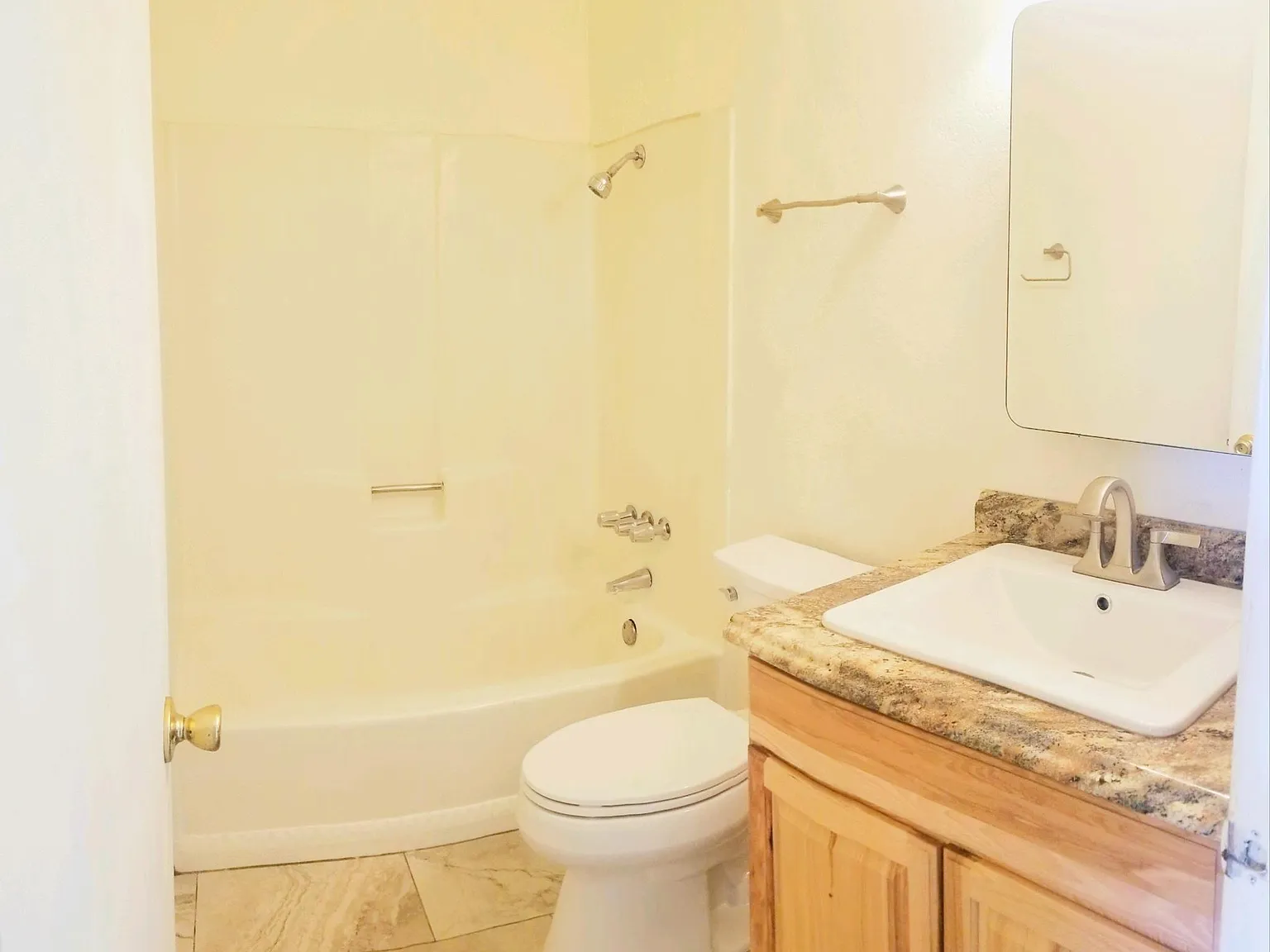 3711 E Blacklidge Dr — Photo 3