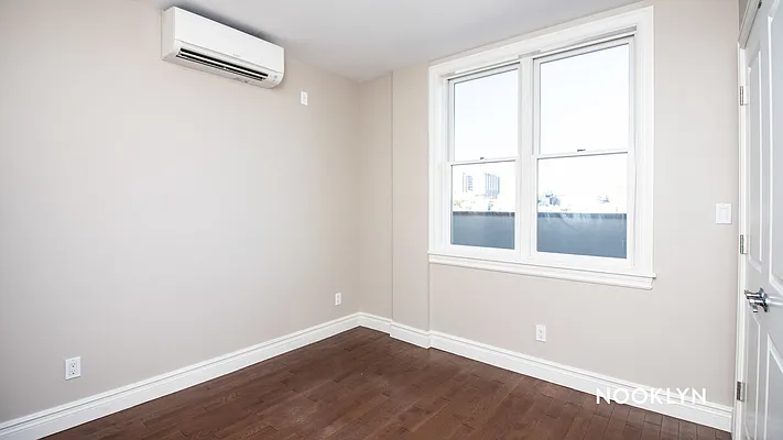 Rented by Nooklyn NYC LLC | media 54