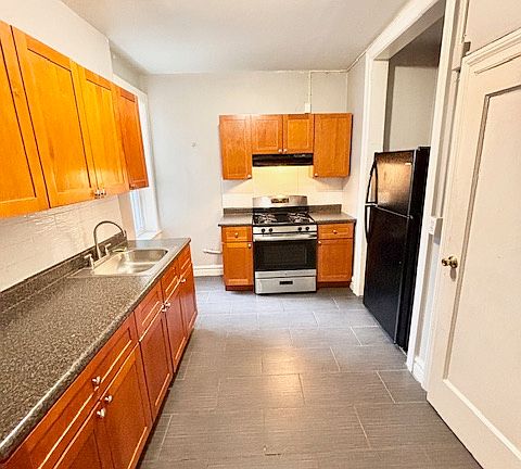 5th image of 132 N Arlington Ave APT B1