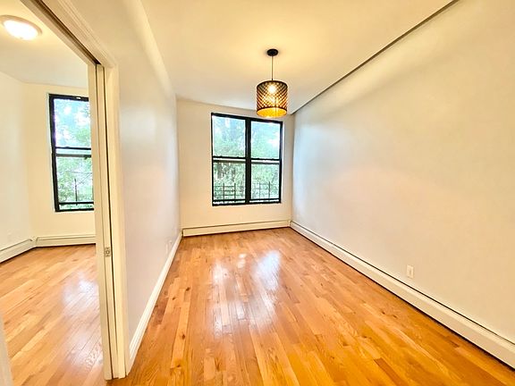 4th image of 447 Evergreen Ave #2A
