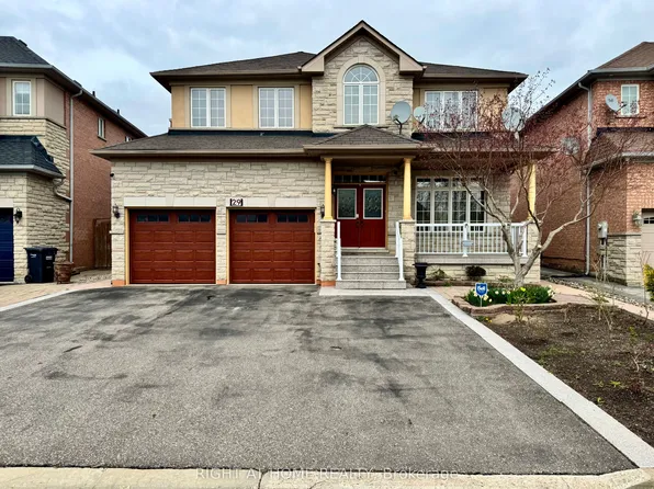 29 Lynnvalley Cres, Brampton, ON L6P 2E1