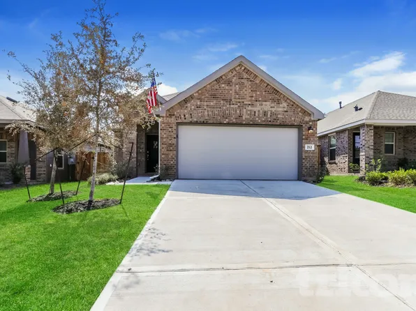 212 Seven Pines Dr, Willis, TX 77378