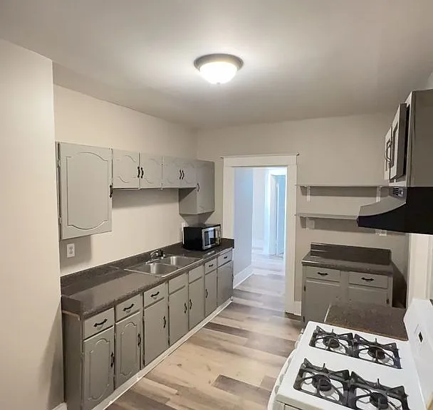 1460 Lyndale Ave — Photo 5