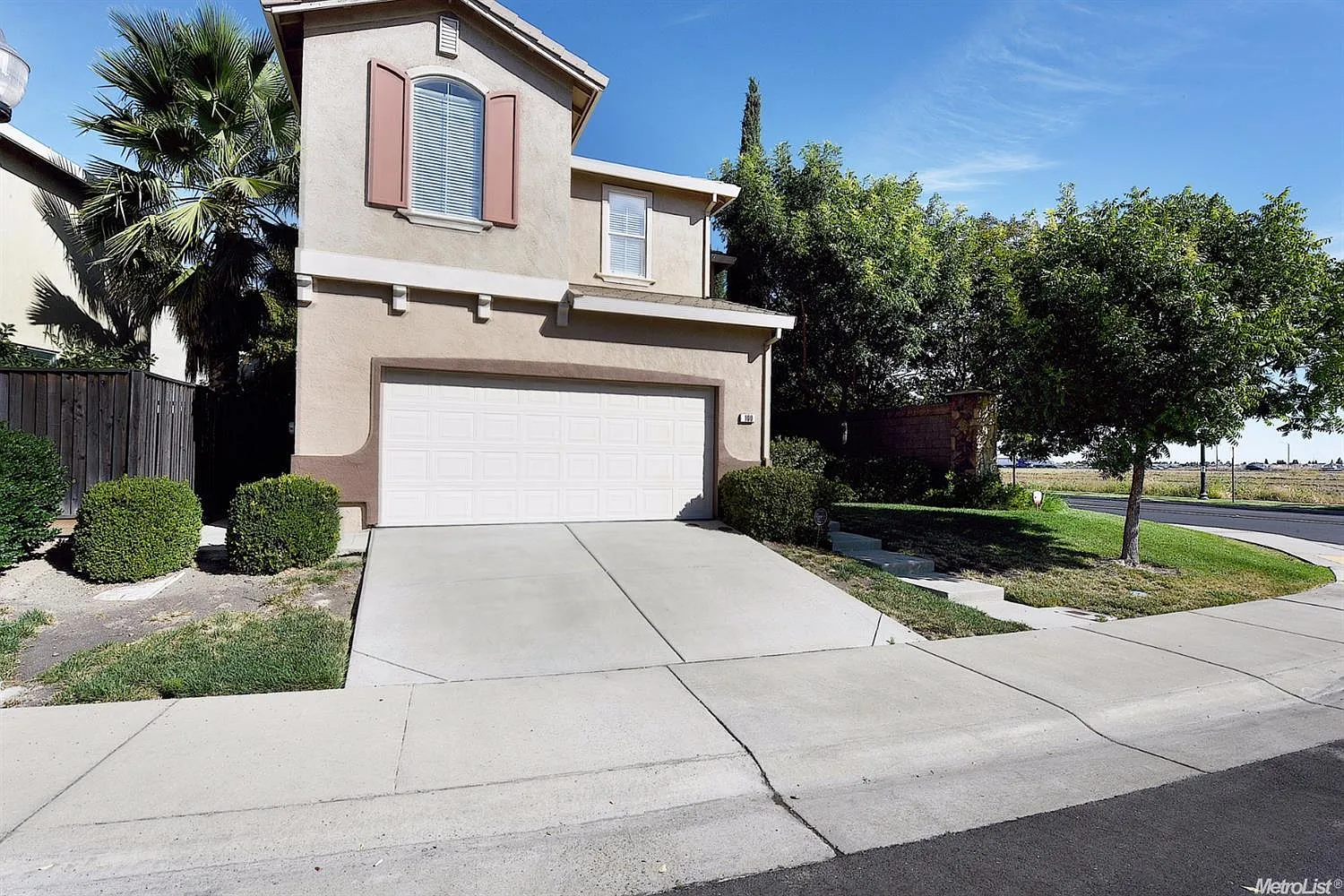 100 Dragonfly Cir photo 1