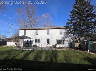 26 Turrill Ave, Lapeer, MI 48446