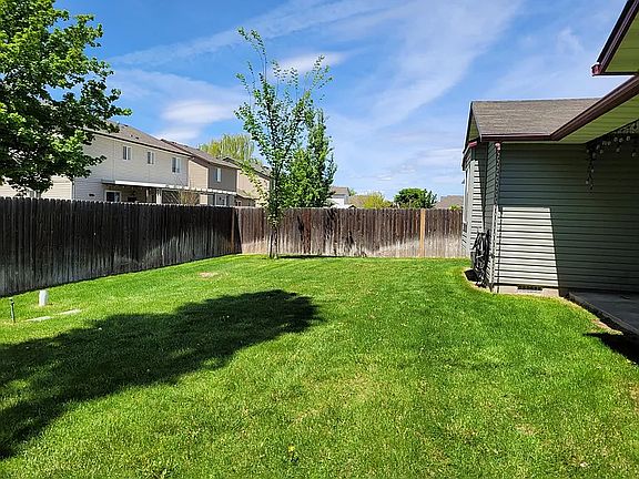 2nd image of 18323 Admiral Way