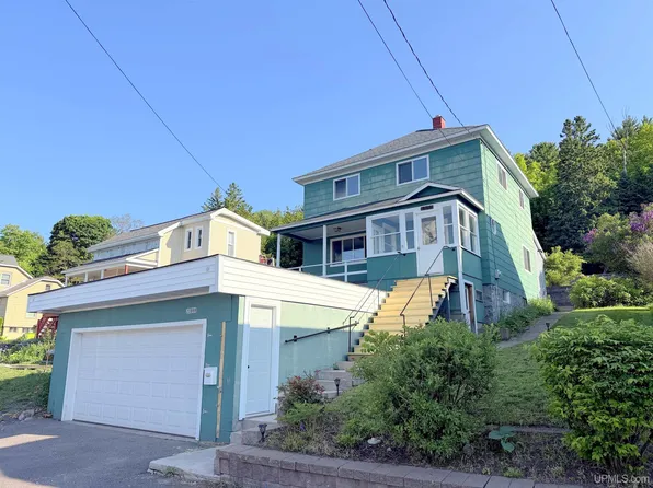 20888 3rd St, Hancock, MI 49930