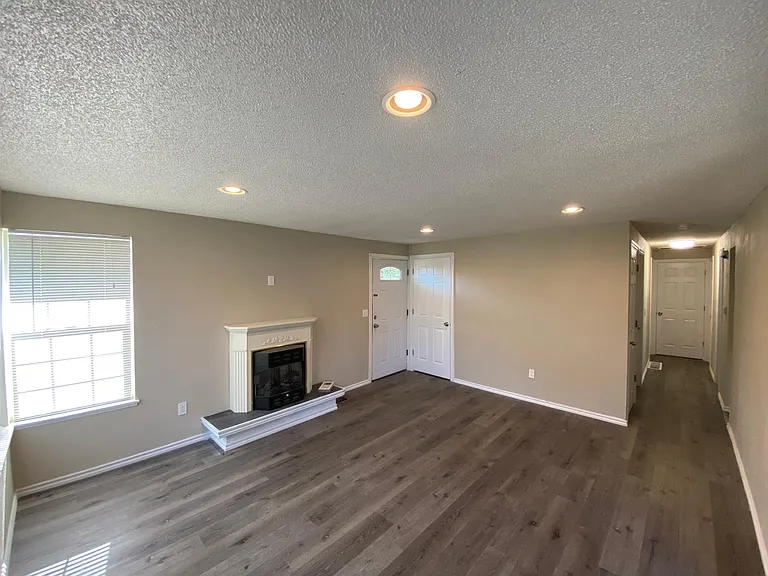 4636 N Bristol St — Photo 4