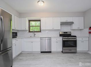 47 Knoll Ct, Matawan, NJ 07747