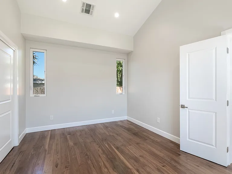7849-7851 Airlane Ave — Photo 12