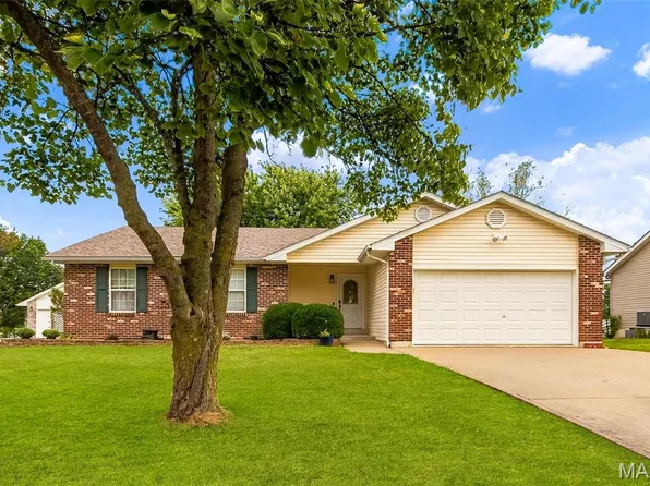 1005 Southway Ct, Bowling Green, MO 63334