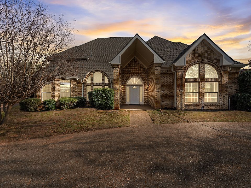 1st image of 3302 Scarborough Lane Ct