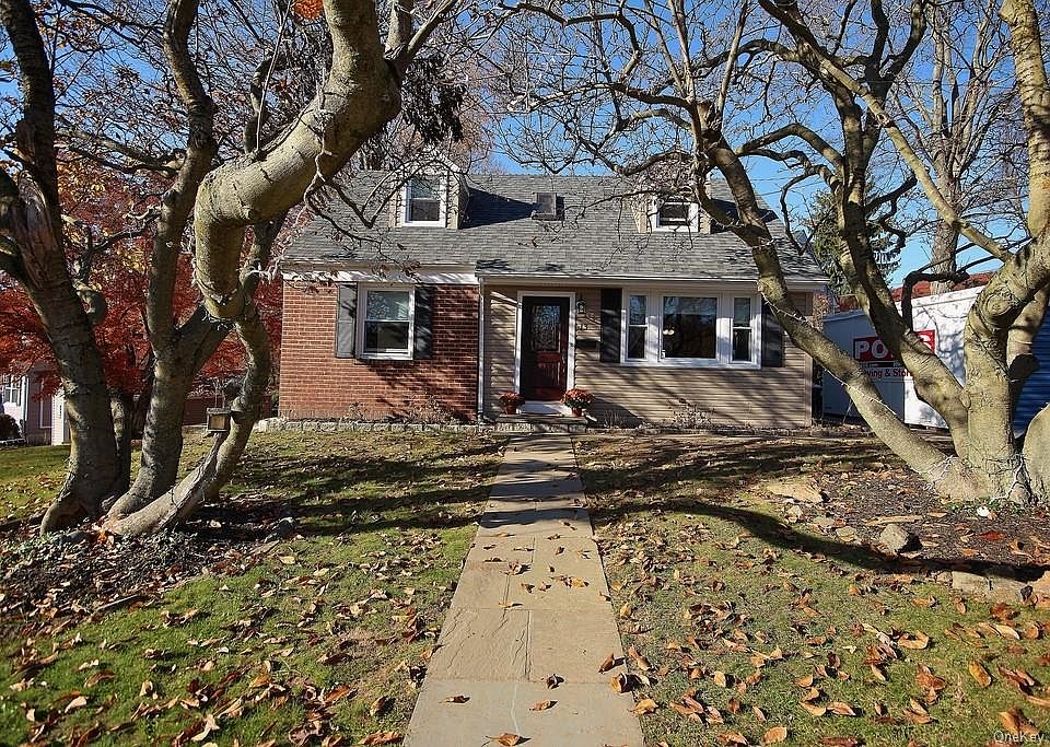 1st image of 13 Osage Dr W