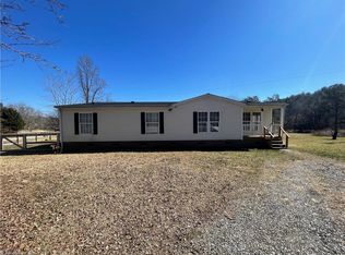 254 Springview Ln, Mount Airy, NC 27030