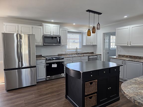 Renovated Spacious Kitchen with all New Appliances