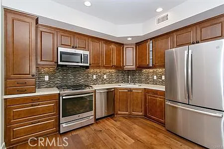 2 bed, 1060 sqft, $4,000 — Photo 1