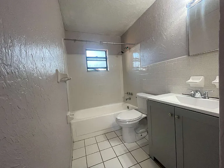 493 Las Palmas Cir — Photo 6