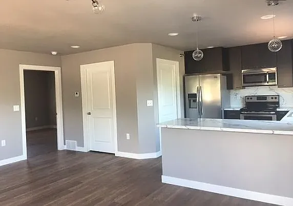 2 bed, 1301 sqft, $1,550 — Photo 2