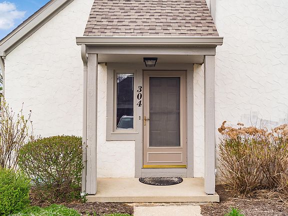 2nd image of 304 Saint Andrews Dr