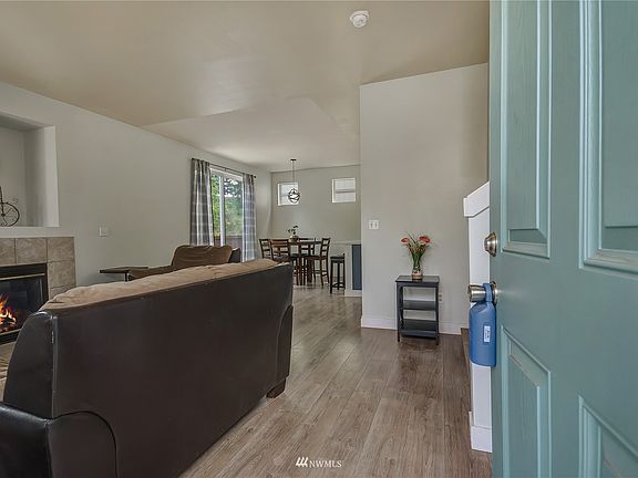 5th image of 18609 98th Ave E