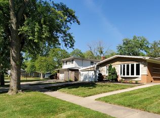 256 N Pleasant Dr, Glenwood, IL 60425