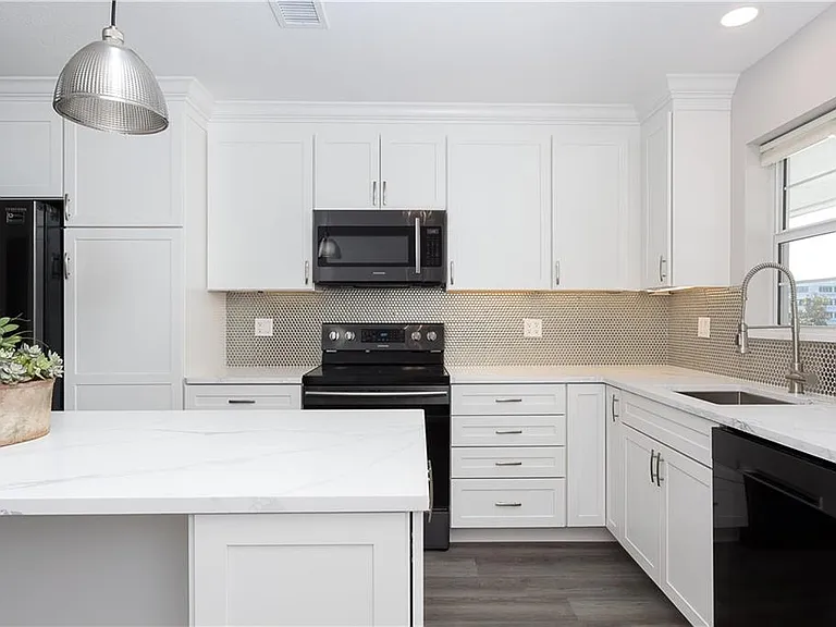 2800 Indian River Blvd #G8 — Photo 7