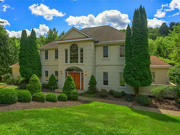 3rd image of 1561 Barrington Dr
