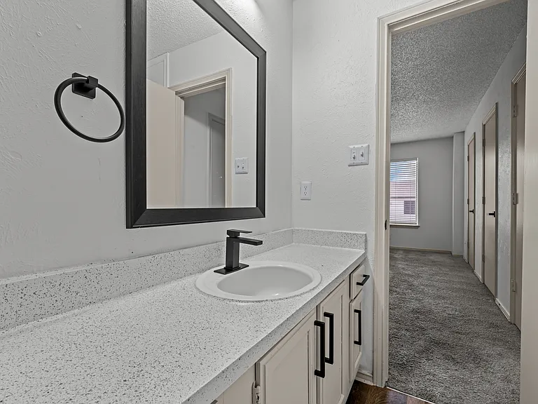 Little Creek Apartments — Photo 32